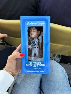 Ohtani's Masterpiece Collectible Bobblehead - Blue